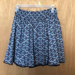 Old navy skirt (M)